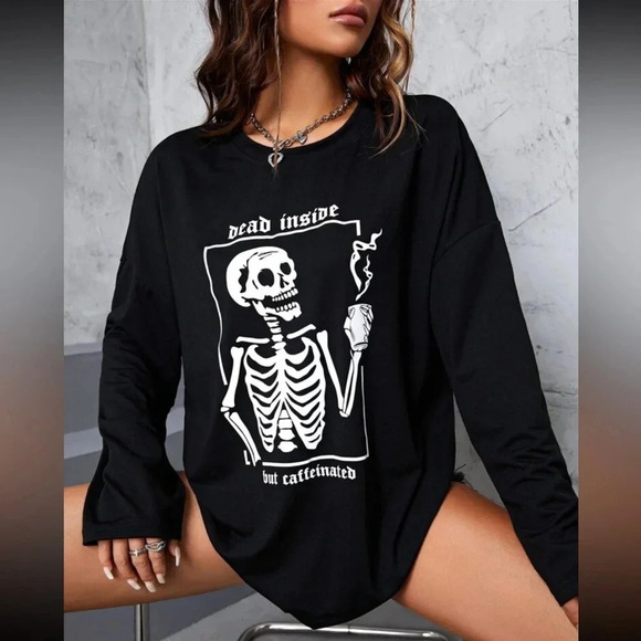 Tops - Skeleton Graphic Tee Halloween size Small